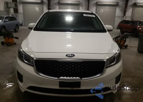 2016 Kia Sedona Lx z USA, uszkodzony, nr VIN KNDMB5C15G6164218